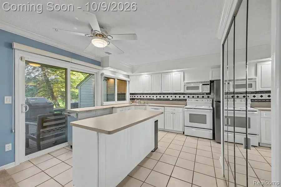 2668 Williamsburg, Auburn Hills, MI 48326 - #3