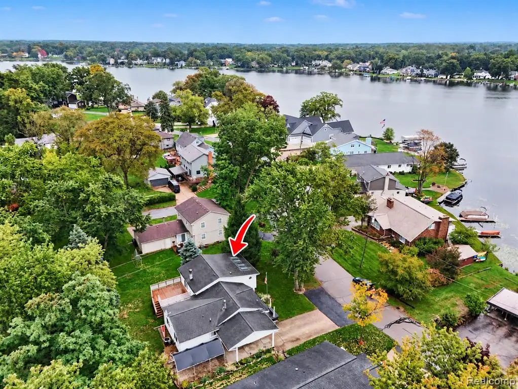1564 Delmonte, Wolverine Lake, MI 48390 - #1