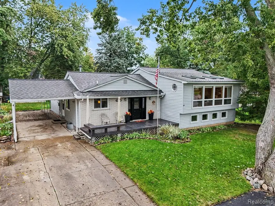 1564 Delmonte, Wolverine Lake, MI 48390 - #3