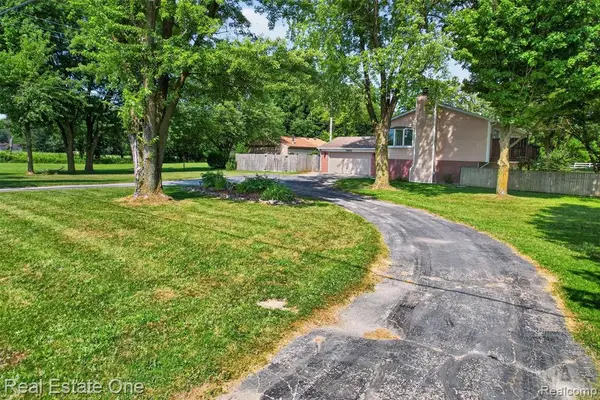 7990 Tower, South Lyon, MI 48178