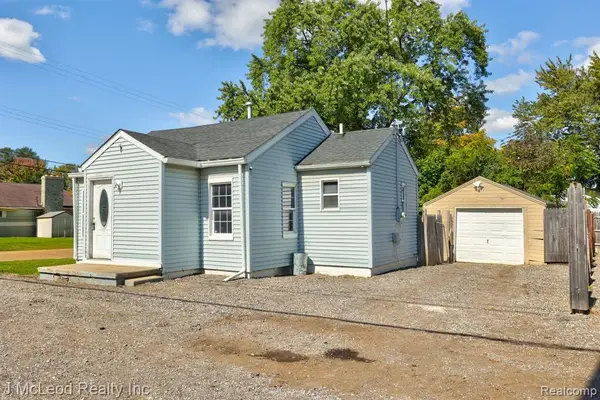 4083 Richfield, Flint, MI 48506