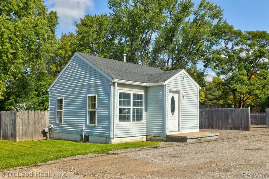 4083 Richfield, Flint, MI 48506 - #3