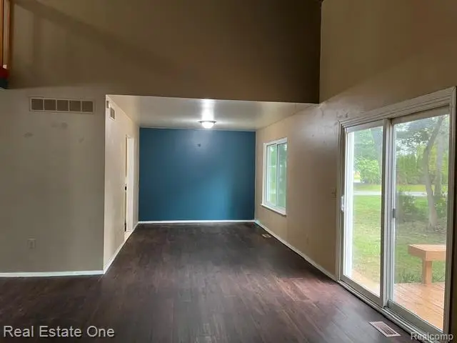 2820 S Commerce, Commerce Township, MI 48390 - #3
