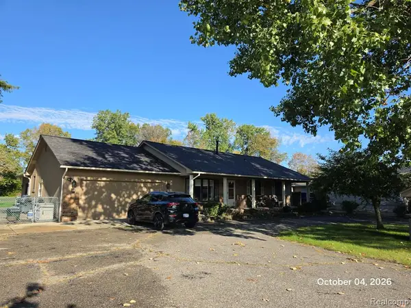34781 Union Lake, Clinton Township, MI 48035