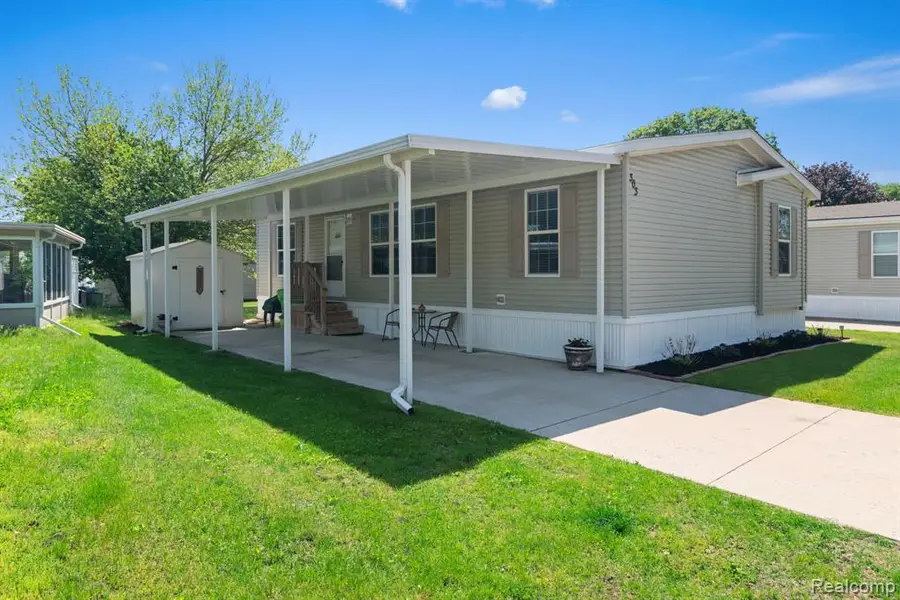 303 Toucan, Rochester Hills, MI 48309 - #2