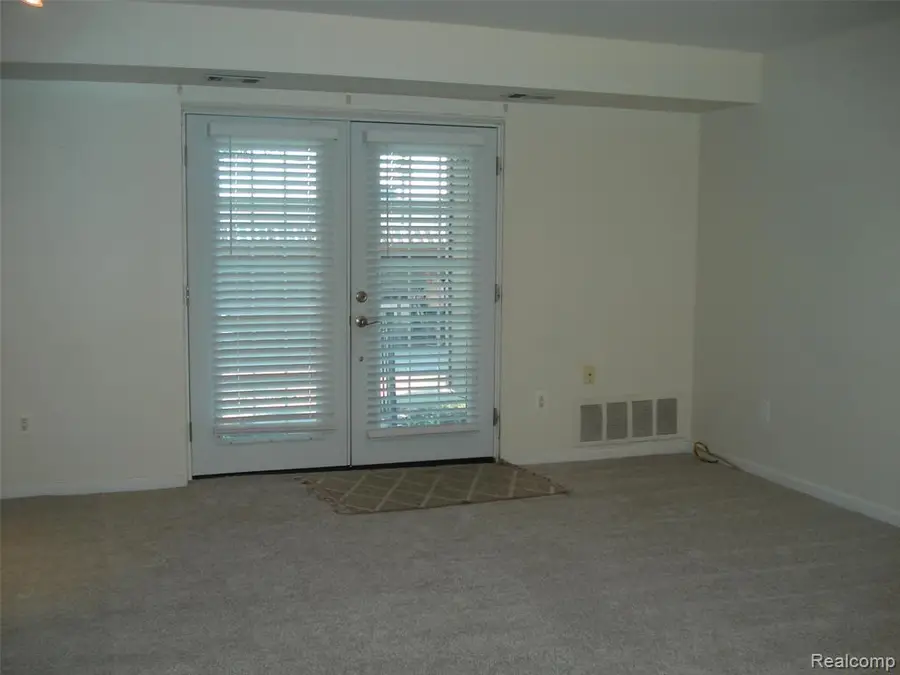 30445 W Fourteen Mile #55, Farmington Hills, MI 48334 - #3