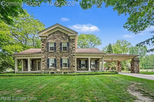 2360 Lone Tree, Milford, MI 48380
