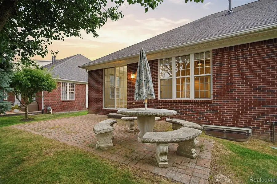 3265 Galaxy, Sterling Heights, MI 48314 - #3