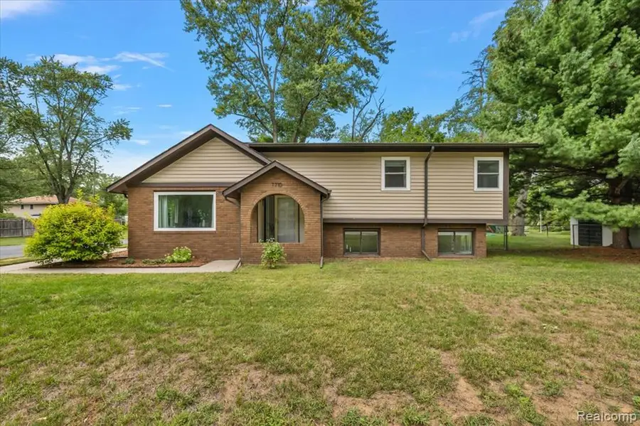 7710 Richardson, West Bloomfield, MI 48323 - #2