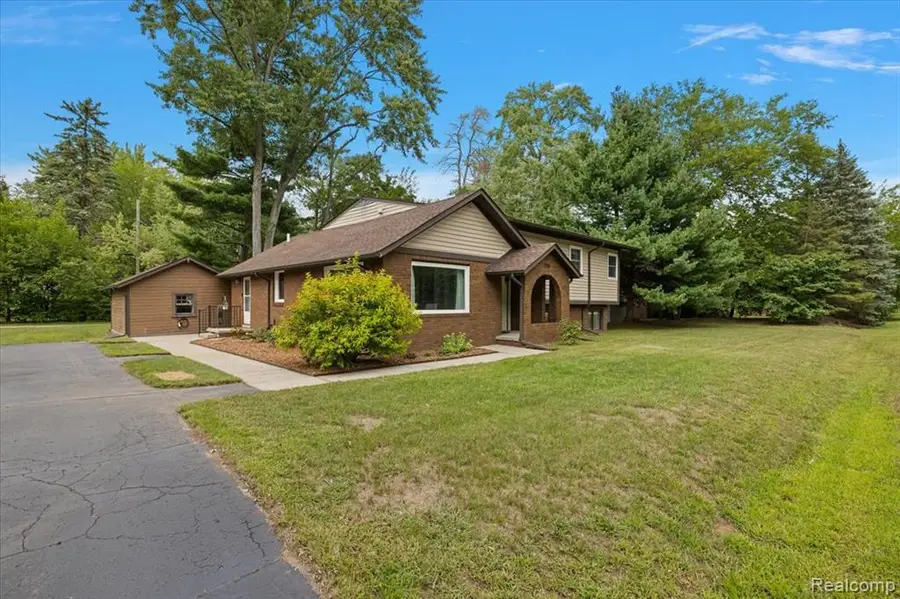 7710 Richardson, West Bloomfield, MI 48323 - #3