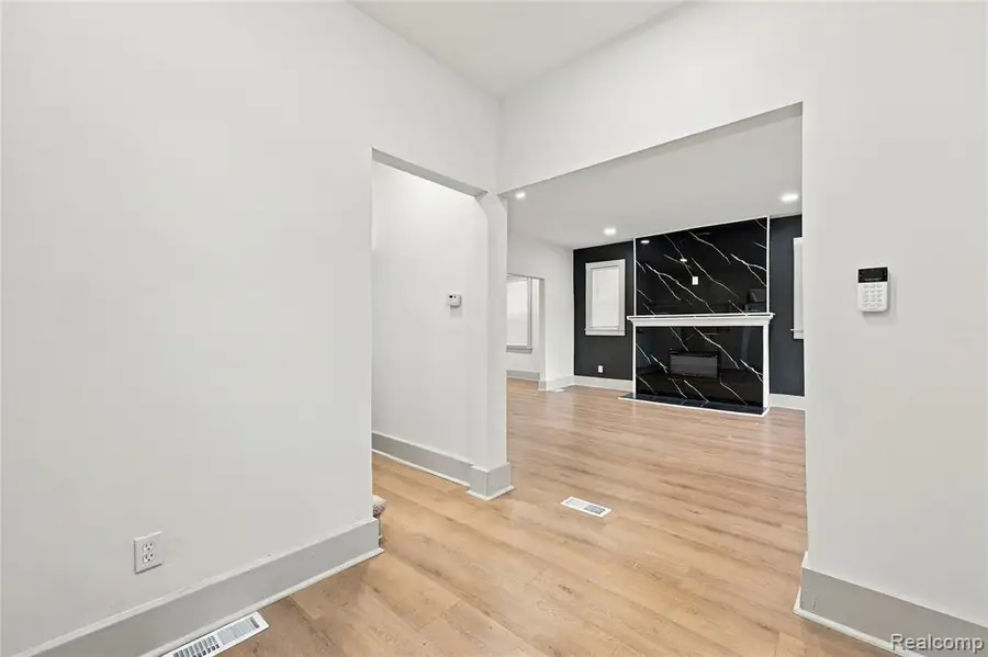 1187 Lawrence, Detroit, MI 48202 - #2