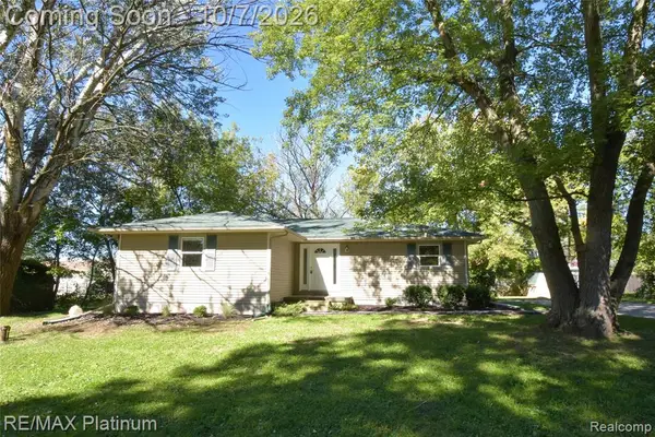 2471 Moore, Howell, MI 48843