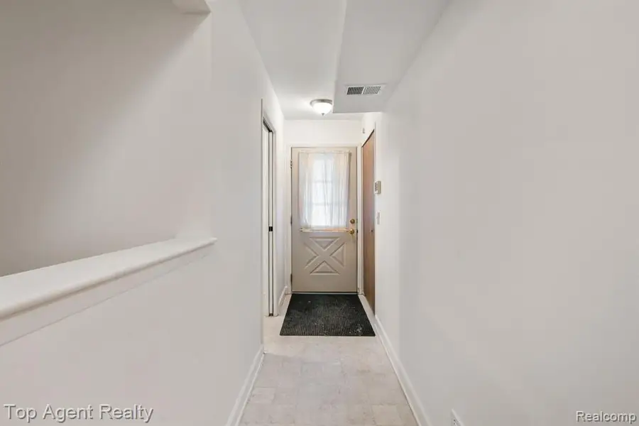 23420 Middlebelt, Farmington Hills, MI 48336 - #3