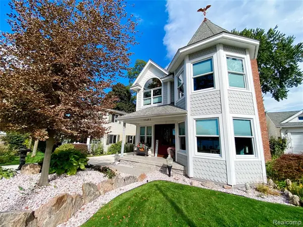 11493 E Shore, Whitmore Lake, MI 48189