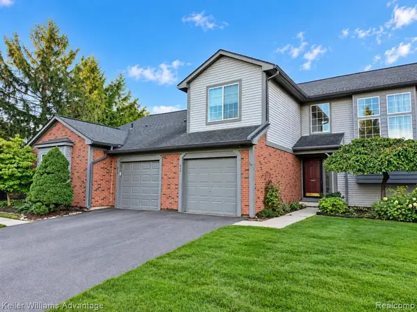 524 Winwood, Walled Lake, MI 48390