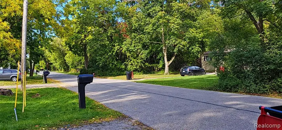 21145 Indian, Southfield, MI 48033 - #2