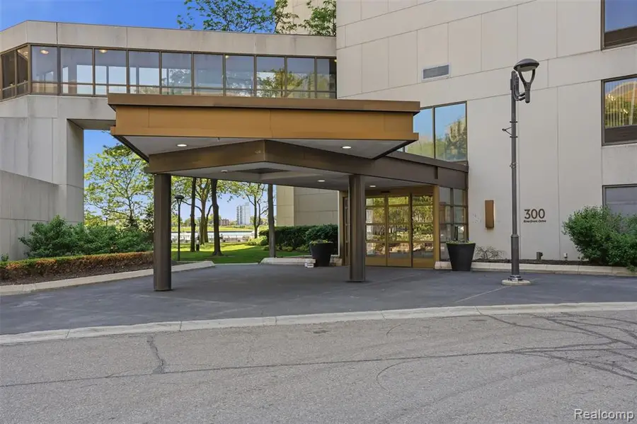 1001 W Jefferson #24D, Detroit, MI 48226 - #3