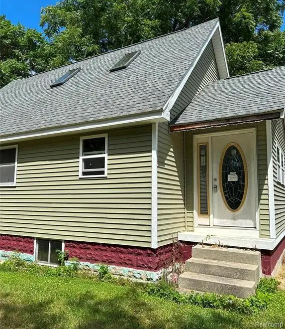 5325 Sitka, Burton, MI 48519