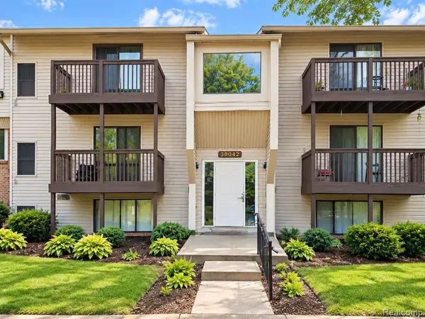 30042 W 12 Mile #50, Farmington Hills, MI 48334
