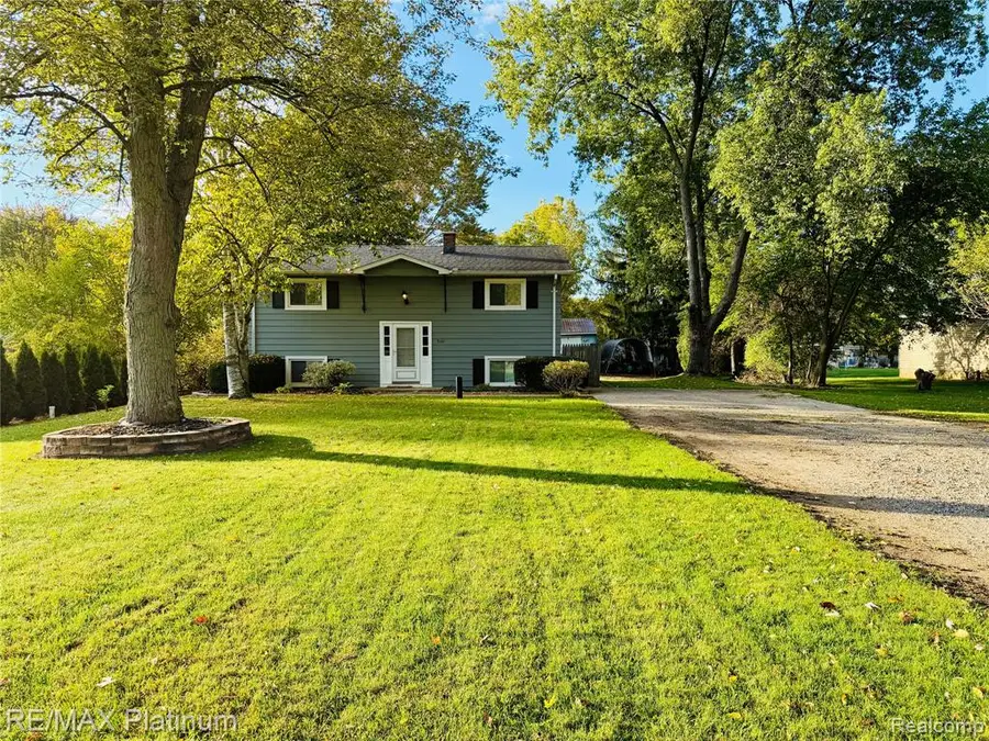 3145 Rolston, Fenton, MI 48430 - #2