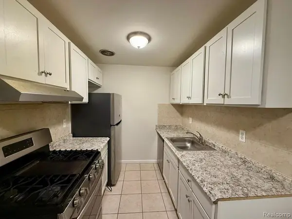 38290 Fairway #145A, Clinton Township, MI 48038
