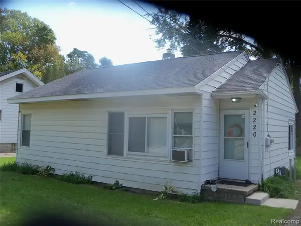 2220 E Bristol, Burton, MI 48529