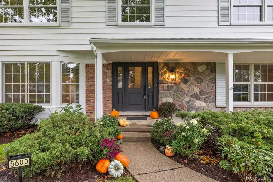 5600 Woodwind, Bloomfield Hills, MI 48301 - #2