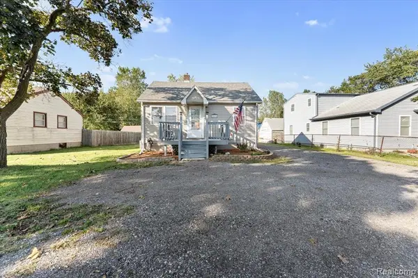 20594 Gibraltar, Brownstown, MI 48183