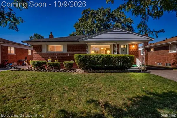 8241 N Henry Ruff, Westland, MI 48185