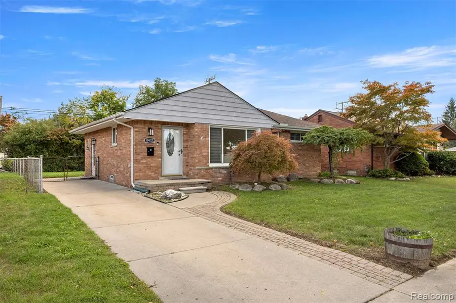 8422 Winston, Dearborn Heights, MI 48127 - #3
