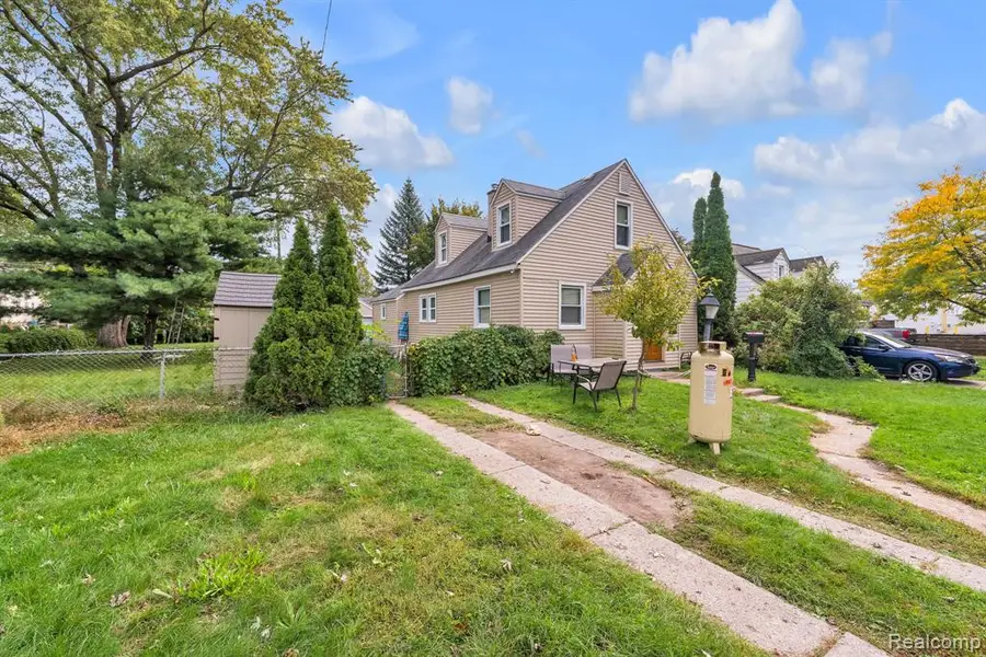 5664 Fenton, Dearborn Heights, MI 48127 - #3