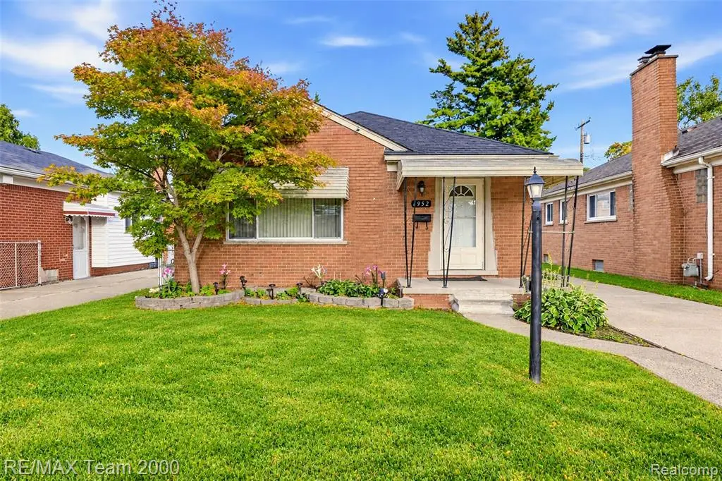 6952 Colonial, Dearborn Heights, MI 48127 - #1