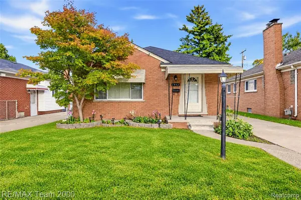 6952 Colonial, Dearborn Heights, MI 48127