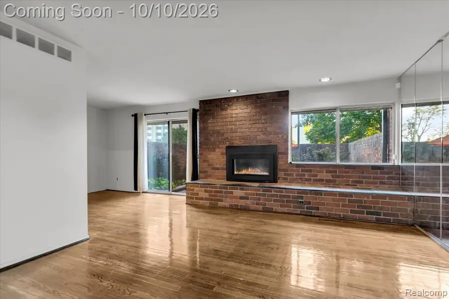 2126 Bryanston Crescent, Detroit, MI 48207 - #2