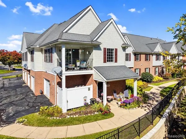1066 Shiawassee, Howell, MI 48843