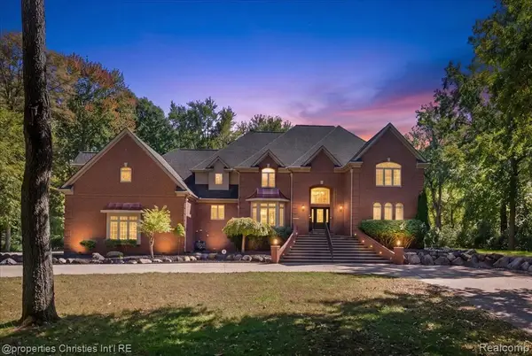 6986 Montgomery, Shelby Twp, MI 48316
