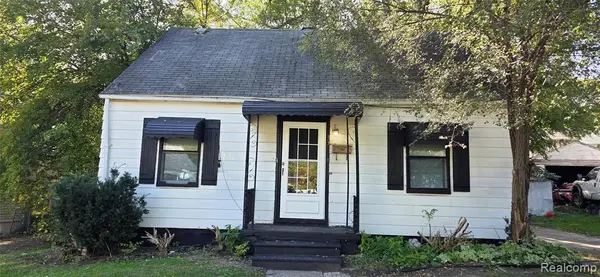 33 Monterey, Pontiac, MI 48342