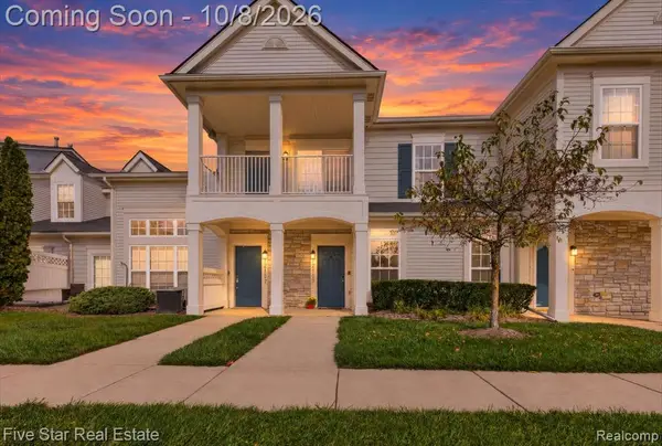 12109 Addington #119, Commerce Twp, MI 48390