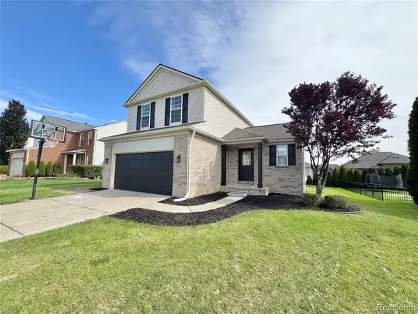 56602 Winding Creek, Macomb, MI 48042