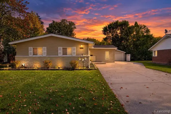 29936 Westbrook, Southfield, MI 48076