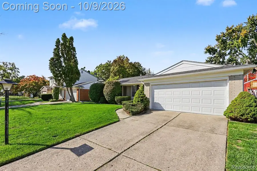 38539 Covington, Sterling Heights, MI 48312 - #3