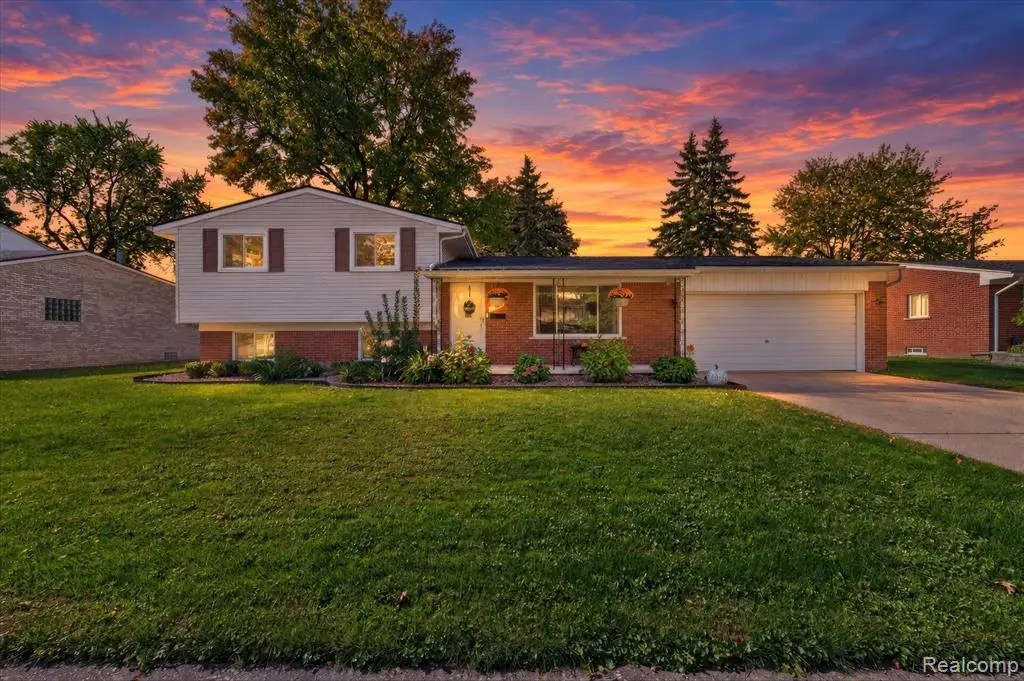 16505 Country Club, Livonia, MI 48154 - #1