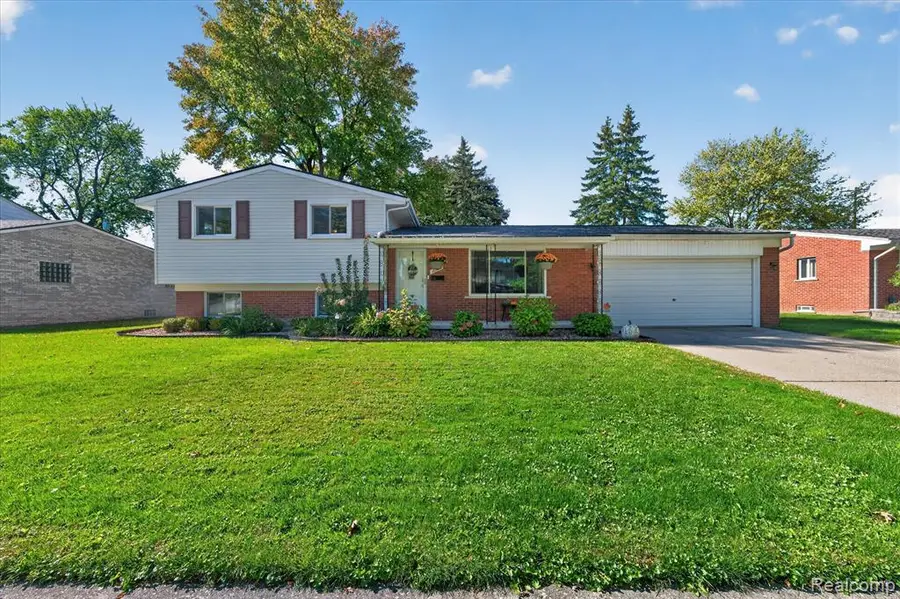 16505 Country Club, Livonia, MI 48154 - #3