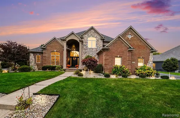 6043 Brookstone, Grand Blanc, MI 48439
