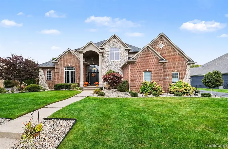 6043 Brookstone, Grand Blanc, MI 48439 - #2