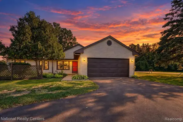 7830 Oakland, Waterford, MI 48327