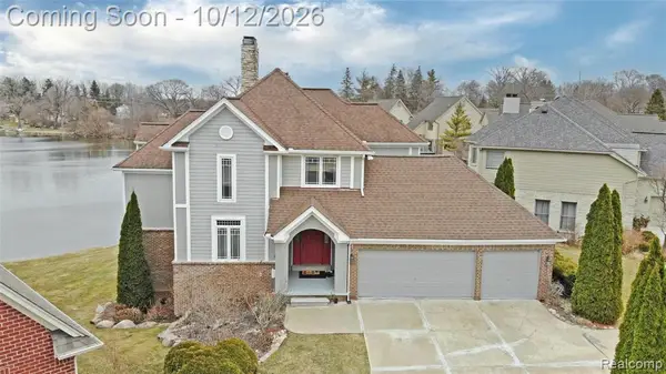 2386 Silver Pointe, Waterford, MI 48328