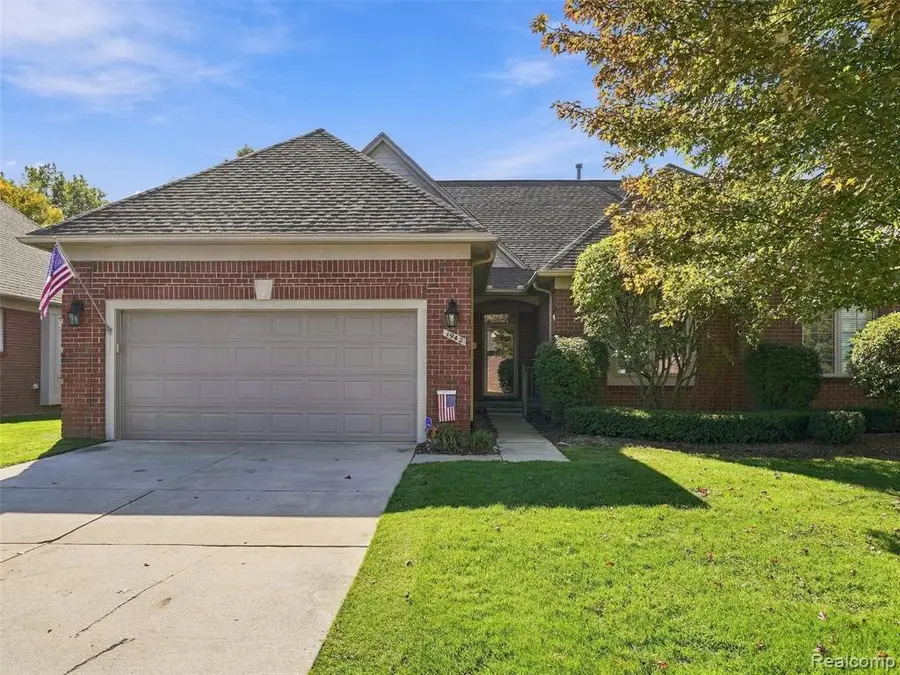 1942 Glenwood, Sterling Heights, MI 48310 - #2