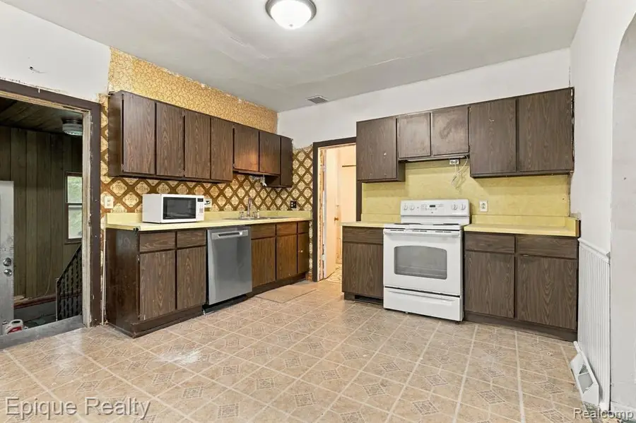 2823 Sturges, Port Huron, MI 48060 - #3