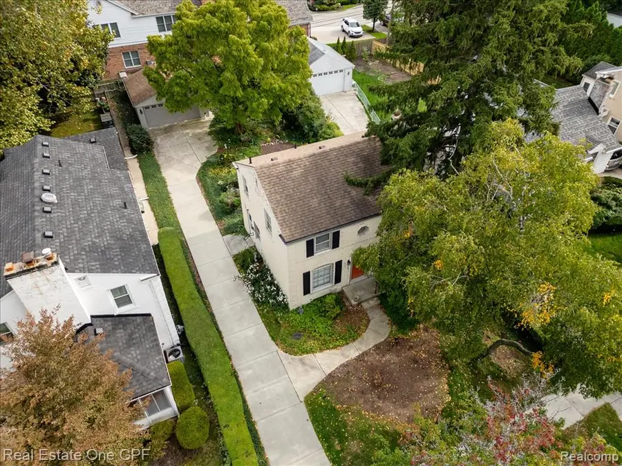 20680 Vernier Circle, Grosse Pointe Woods, MI 48236 - #3